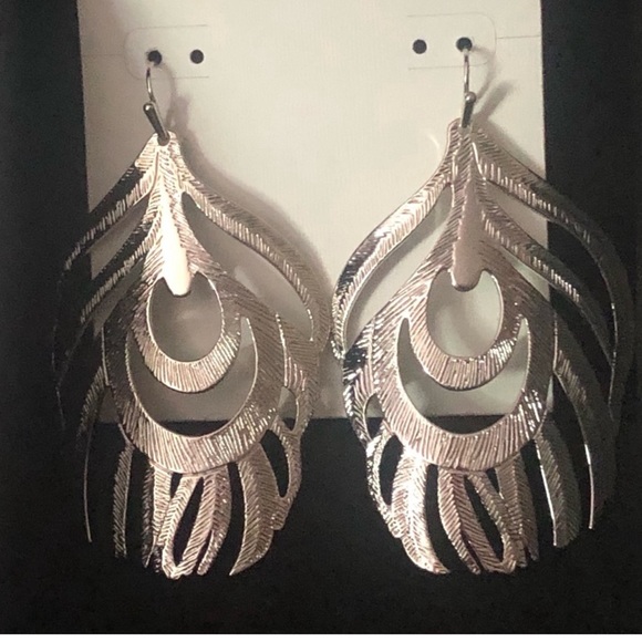 Kendra Scott Earrings - Picture 6 of 6